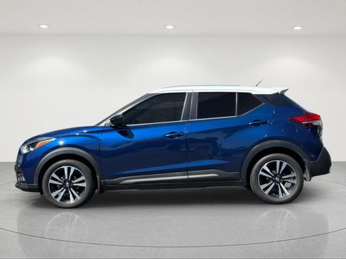 Used 2019 Nissan Kicks SR w/ SR Premium Package FWD image 2