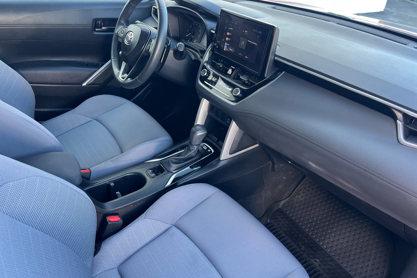 Certified 2024 Toyota Corolla Cross AWD Hybrid w/ Moonroof Package image 13