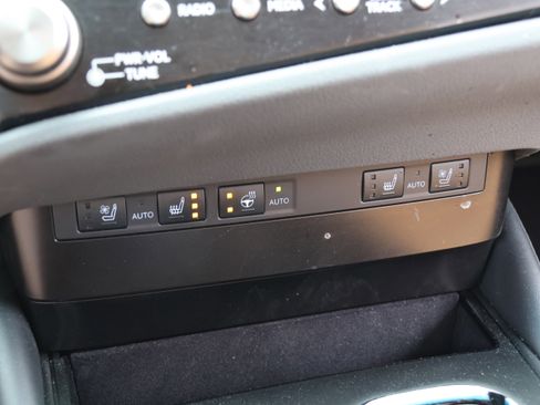 Used 2024 Lexus ES 350 w/ Premium Package image 26