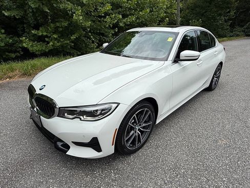 Used 2019 BMW 330i xDrive Sedan w/ Convenience Package AWD/4WD image 2