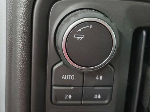 Used 2025 Chevrolet Silverado 1500 Custom Trail Boss w/ Realtree Special Edition image 32