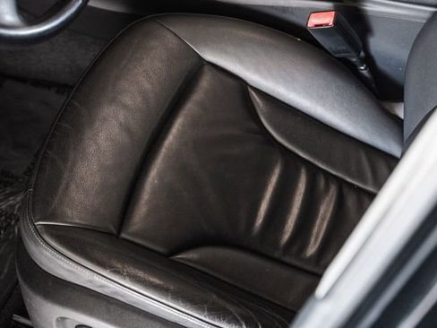 Used 2011 Audi Q5 3.2 Premium Plus w/ Audi MMI Navigation Plus Pkg image 64