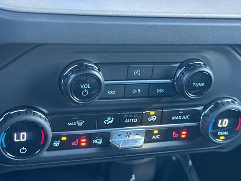 Used 2025 Ford Bronco Outer Banks image 26