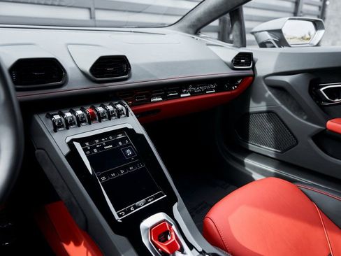 Used 2023 Lamborghini Huracan EVO image 60