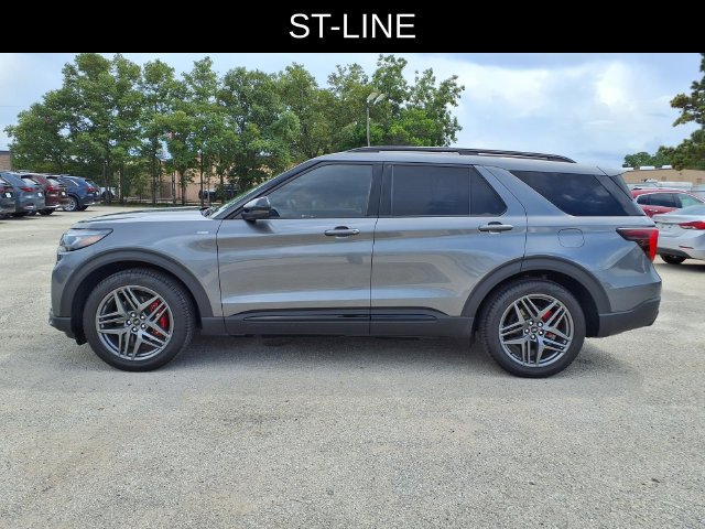 Used 2026 Ford Explorer ST-Line w/ ST-Line Street Pack RWD image 9