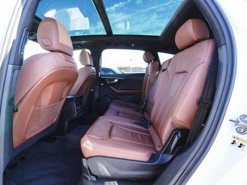 Used 2023 Audi Q7 3.0T Premium w/ Convenience Package image 32