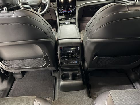 New 2025 Jeep Grand Cherokee L Laredo image 21