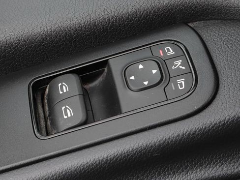 Used 2024 Mercedes-Benz Sprinter 2500 image 18