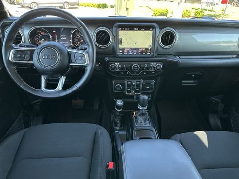 Certified 2021 Jeep Wrangler Unlimited Sahara w/ Dual Top Group AWD/4WD image 10