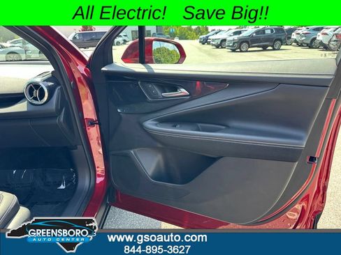 Used 2024 Chevrolet Blazer EV LT AWD/4WD image 19