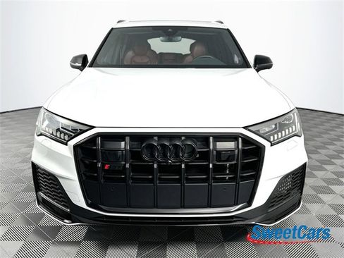 Used 2024 Audi SQ7 Premium Plus w/ Executive Package image 2
