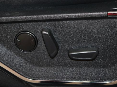 Used 2024 Ford F250 Lariat w/ Black Appearance Package image 32