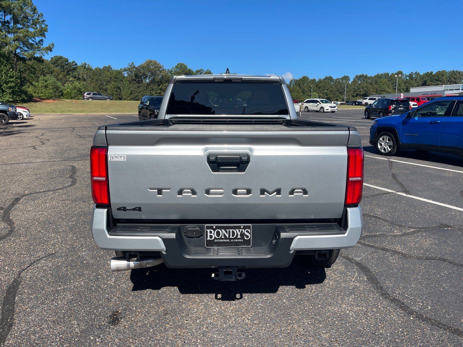 Used 2025 Toyota Tacoma TRD Sport AWD/4WD image 15