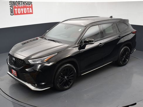 Used 2024 Toyota Highlander Limited AWD/4WD image 28