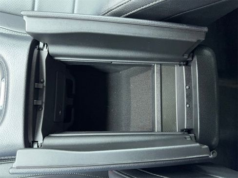 Used 2022 Mercedes-Benz GLE 350 w/ Premium Package image 34