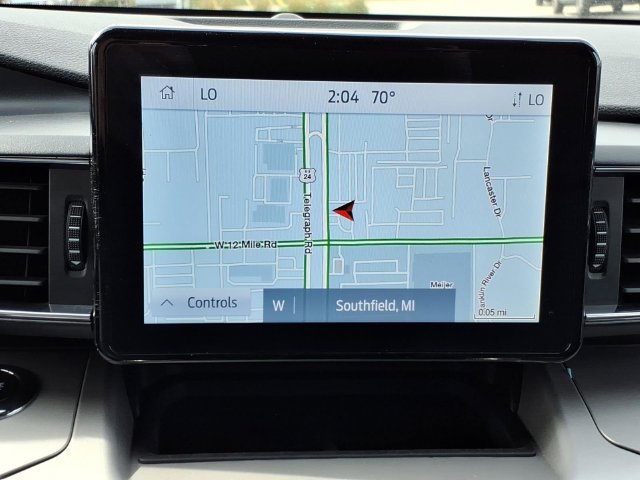 Used 2024 Ford Explorer XLT w/ Equipment Group 202A AWD/4WD image 21