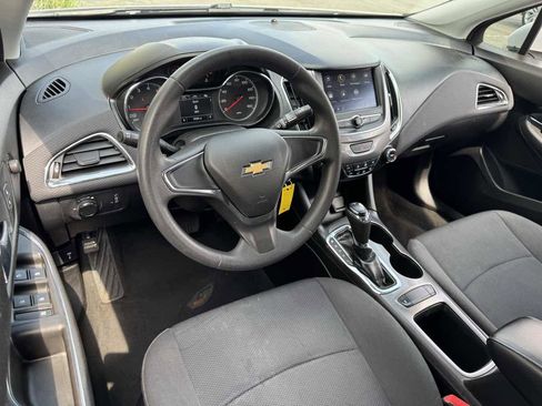 Used 2019 Chevrolet Cruze LS image 27