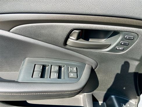 Used 2024 Honda Passport TrailSport image 18