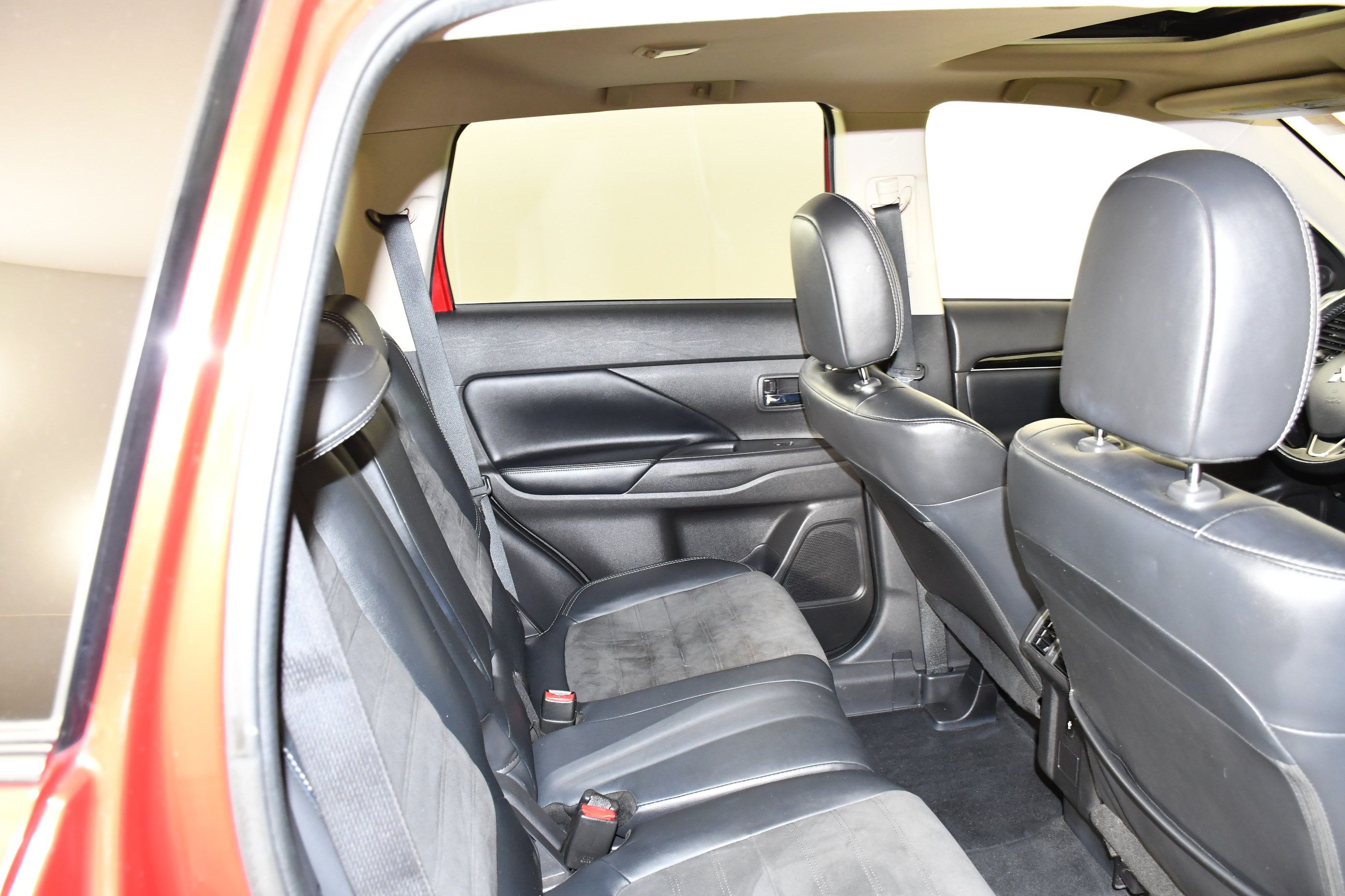 Used 2019 Mitsubishi Outlander SE AWD/4WD image 36