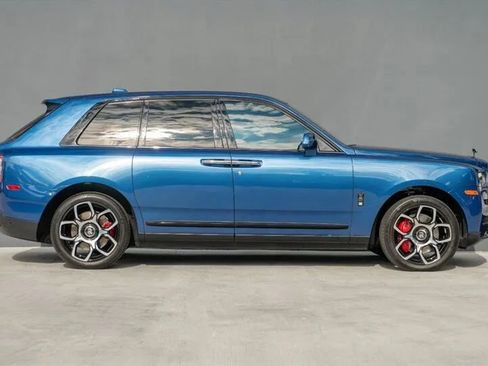 Used 2021 Rolls-Royce Cullinan Black Badge image 5