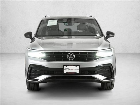 Used 2022 Volkswagen Tiguan SE R-Line image 2