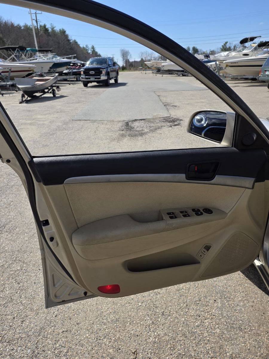 Used 2009 Hyundai Sonata GLS FWD image 16