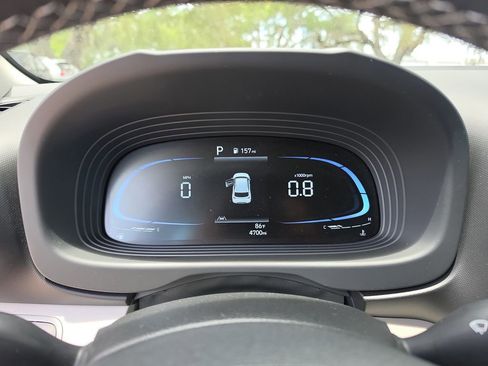 Used 2024 Hyundai Venue SEL FWD image 17