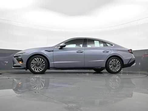 Certified 2025 Hyundai Sonata SEL image 28