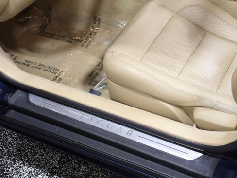 Used 2007 Jaguar XK Convertible RWD image 37