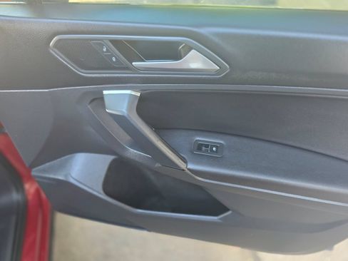 Used 2019 Volkswagen Tiguan SE w/ Panoramic Sunroof Package AWD/4WD image 33