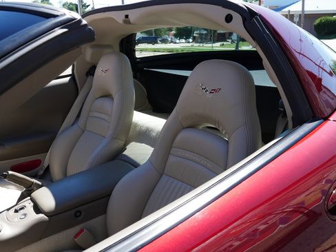 Used 2003 Chevrolet Corvette Coupe w/ Preferred Equipment Group RWD image 26
