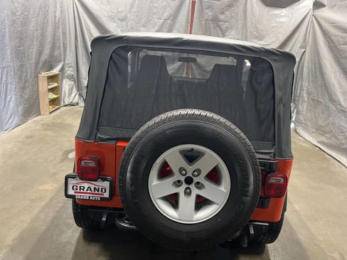 Used 2005 Jeep Wrangler X AWD/4WD image 10
