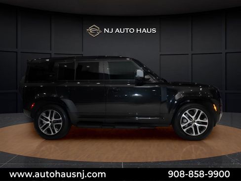 Used 2023 Land Rover Defender 110 X-Dynamic SE image 10