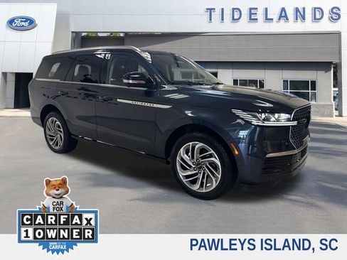 Used 2025 Lincoln Navigator Reserve AWD/4WD image 1