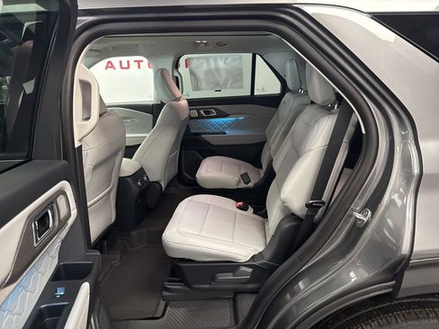 New 2026 Ford Explorer Platinum image 25