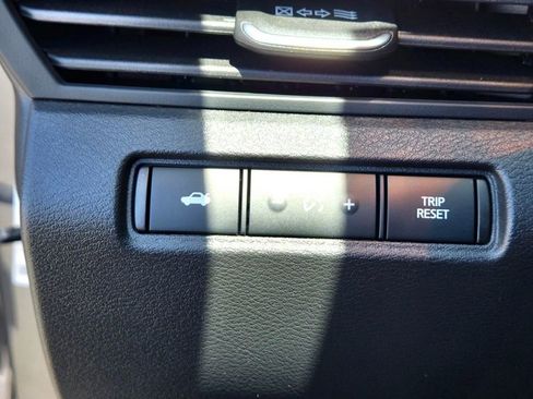 Used 2025 Nissan Altima 2.5 SV FWD image 17