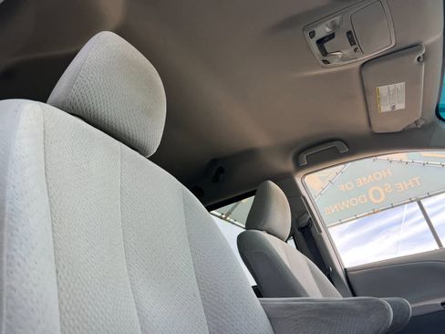 Used 2012 Toyota Sienna LE FWD image 19