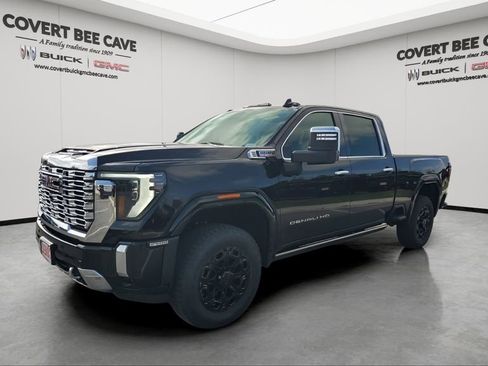 New 2026 GMC Sierra 2500 Denali w/ Denali Reserve Package image 3