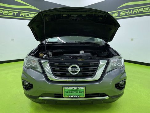 Used 2020 Nissan Pathfinder SV image 4