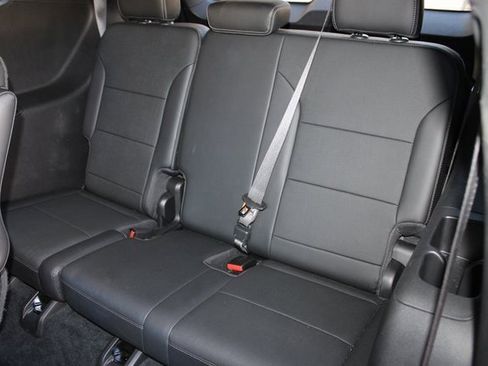 Used 2025 Buick Enclave Preferred image 6