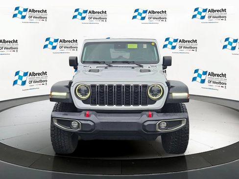 Used 2024 Jeep Wrangler Unlimited Rubicon AWD/4WD image 8