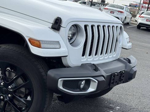 Used 2021 Jeep Wrangler Unlimited Sahara w/ Cold Weather Group image 39