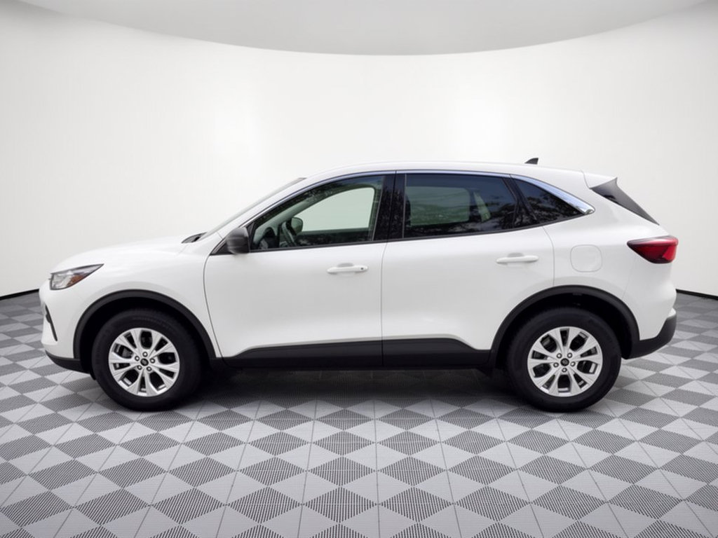 Used 2024 Ford Escape Active AWD/4WD image 2