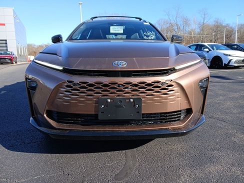 New 2025 Toyota Crown Signia Limited image 15