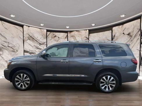 Used 2019 Toyota Sequoia Limited w/ Safety & Convenience Package AWD/4WD image 5