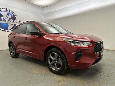 Used 2023 Ford Escape ST-Line w/ Tech Pack #1 AWD/4WD image 12