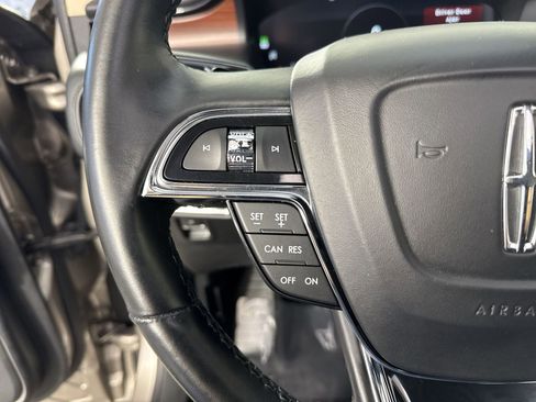 Used 2021 Lincoln Nautilus Reserve image 13