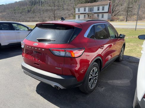 Used 2022 Ford Escape SEL w/ Technology Package image 2