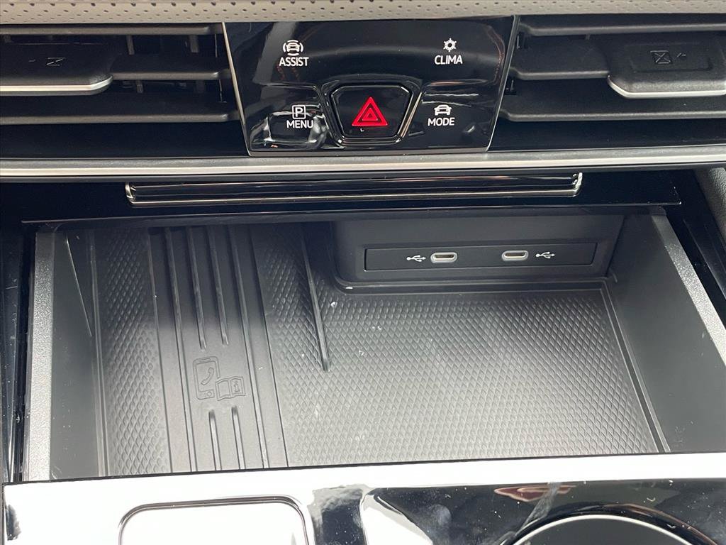 New 2026 Volkswagen Atlas Peak Edition AWD/4WD image 11