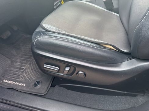 Used 2020 Toyota Sienna SE w/ SE Preferred Package AWD/4WD image 10